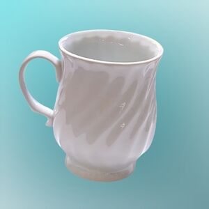 👣4/$20. Hitkari Pottery Bone China White Coffee Cup